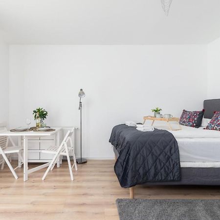 Elegant Pet-Friendly Studio In Krakow By Noclegi Renters Екстер'єр фото