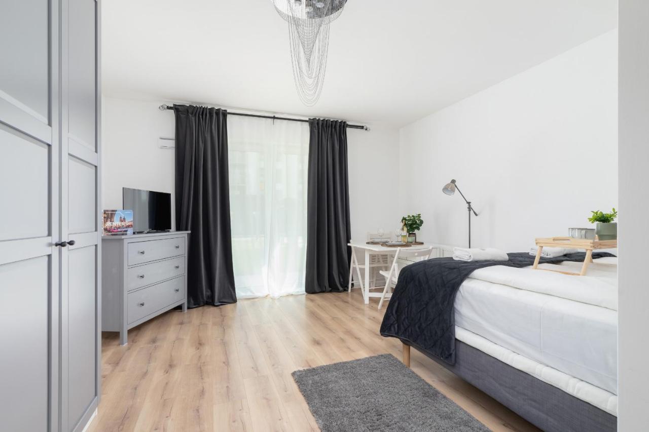 Elegant Pet-Friendly Studio In Krakow By Noclegi Renters Екстер'єр фото
