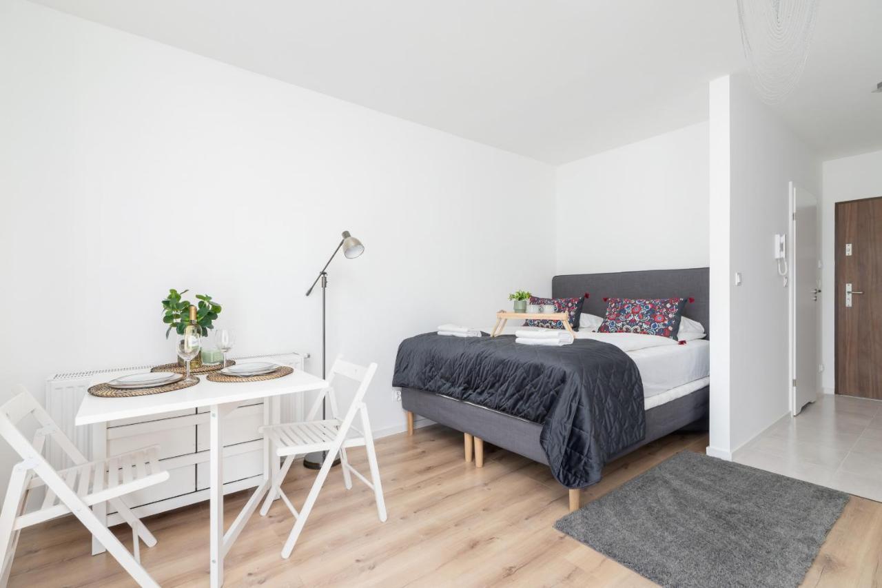 Elegant Pet-Friendly Studio In Krakow By Noclegi Renters Екстер'єр фото