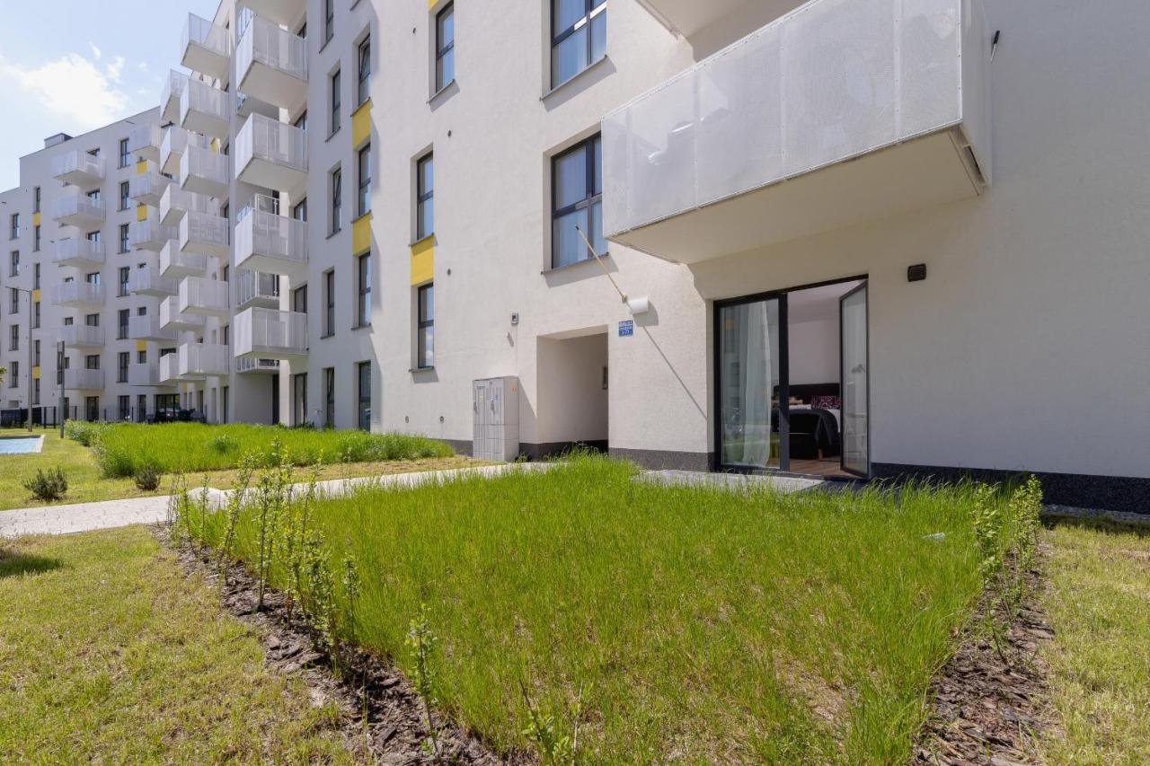 Elegant Pet-Friendly Studio In Krakow By Noclegi Renters Екстер'єр фото